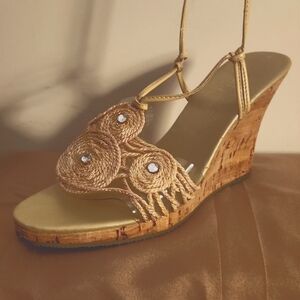 Vintage Bakers Cork Wedge Strappy Neutral Bedazzled Heel Size 7.LIKE NEW WORN 2X
